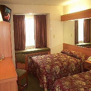 Super 8 By Wyndham Columbus West Hotel Szoba fotó